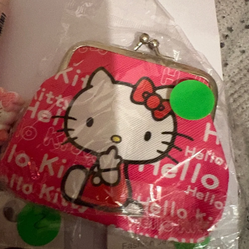 Hello‎ Kitty Pink Coin Purse with Gold-Tone Charm Keychains